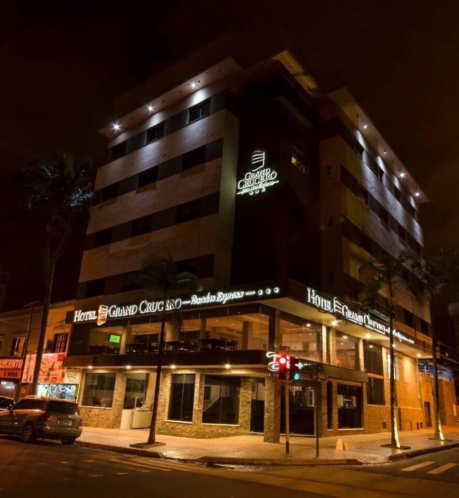 Bagu Grand Crucero Posadas Exterior foto